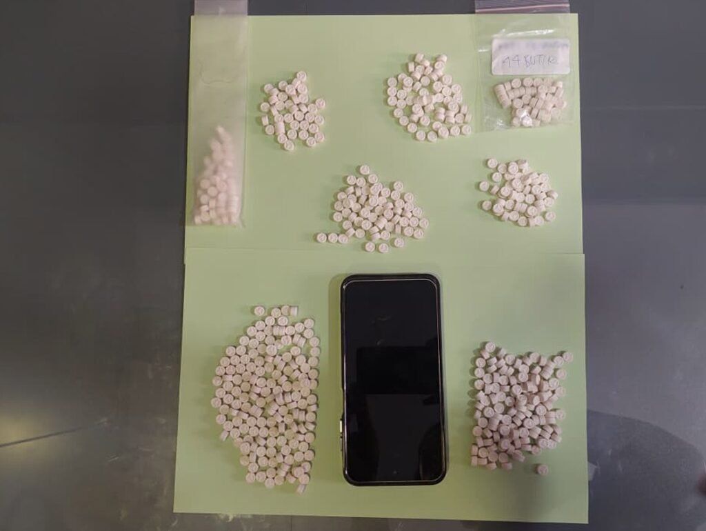 Surya Borneo NEWS : Polda Metro Jaya Ungkap Peredaran 500 Butir Ekstasi di Apartemen Jakbar, Dua Pria Diamankan