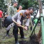 Surya Borneo News : Kompak Luar Biasa , TNI-Polri-Warga Jakarta bersih-bersih Waduk Cincin Papanggo; Pangdam dan Kapolda Turun Langsung.