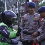 Ramadan Penuh Kepedulian  Brimob Polda Metro Jaya Berbagi Takjil